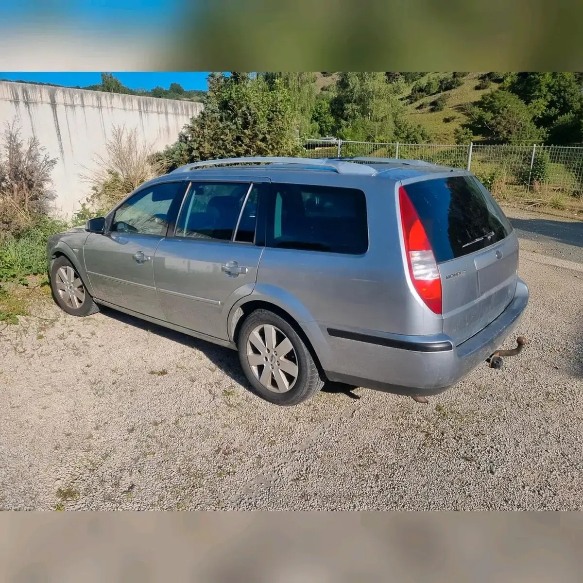 Usado Ford Mondeo Ghia 150 CV (110 kW) 2006 Plateado Familiar