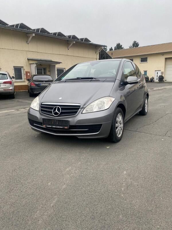 Grau Gebraucht 2010 Mercedes A160 Kleinwagen | 3.700 € (Fairer Preis) - Bild 1/4