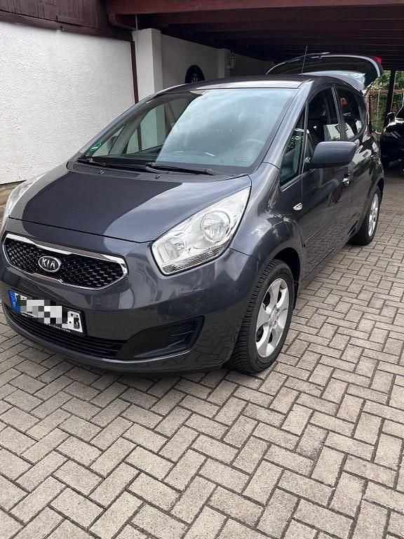 Grau Gebraucht 2012 Kia Venga Edition 7 Kleinwagen | 4.250 € (Guter Preis) - Bild 1/4