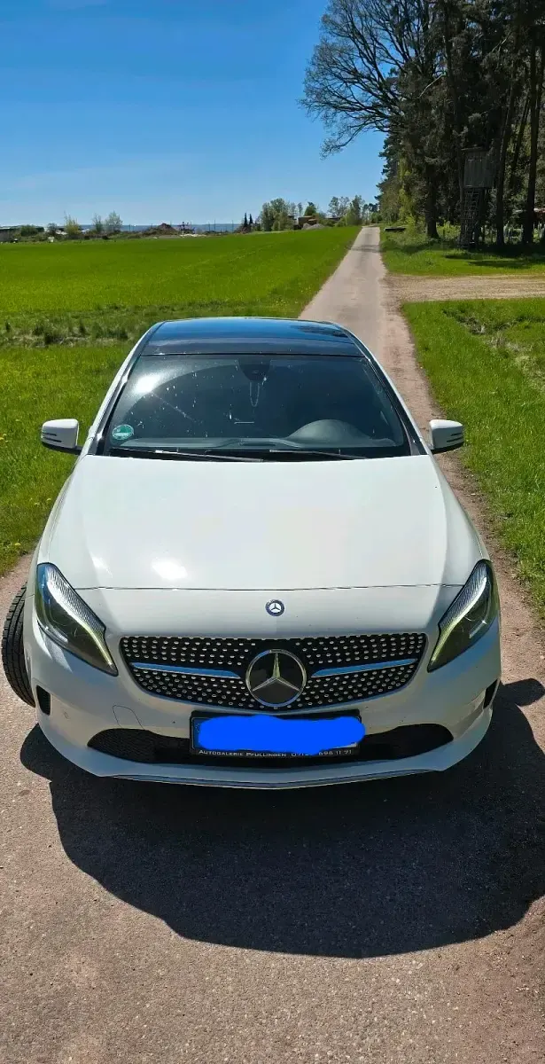 Gebraucht Mercedes A180 109 PS (80 kW) 2016 Weiß Kleinwagen