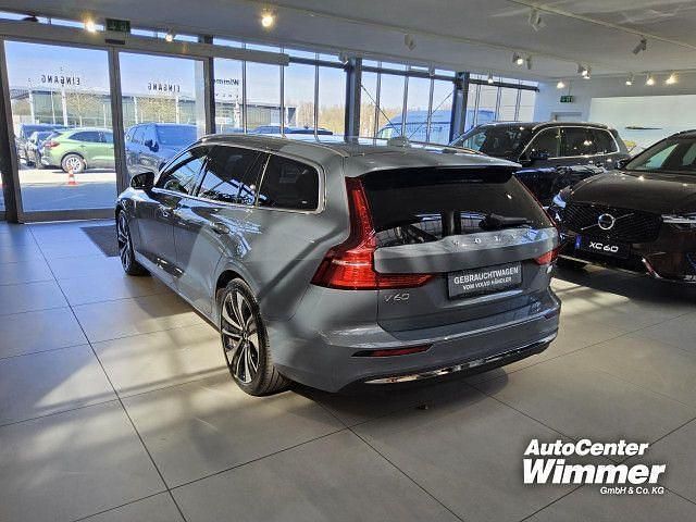 Gebraucht Volvo V60 Core 253 PS (186 kW) 2023 728 thunder grey metallic Kombi