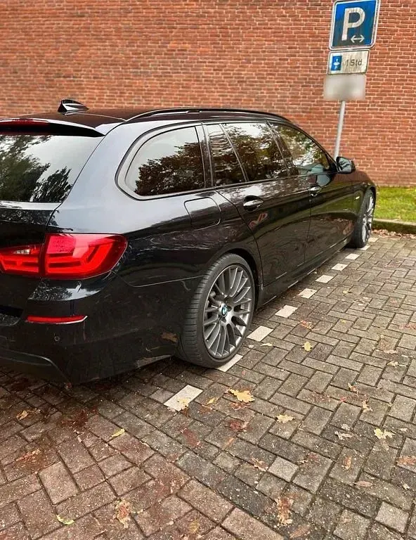 Gebraucht BMW 530 Performance 258 PS (189 kW) 2011 Blau Kombi