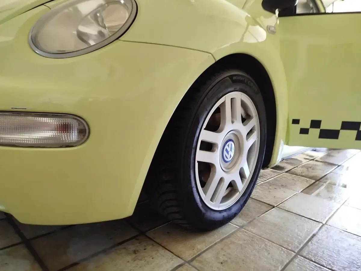 Gebraucht VW New Beetle 115 PS (84 kW) 1999 Gelb Kleinwagen