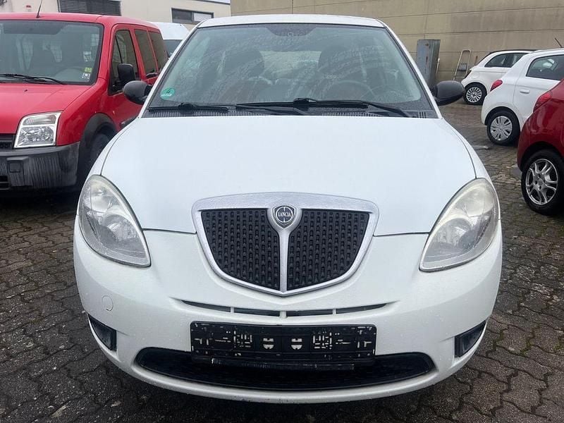 Second-hand Lancia Ypsilon 60 CP (44 kW) 2009 Alb Hatchback