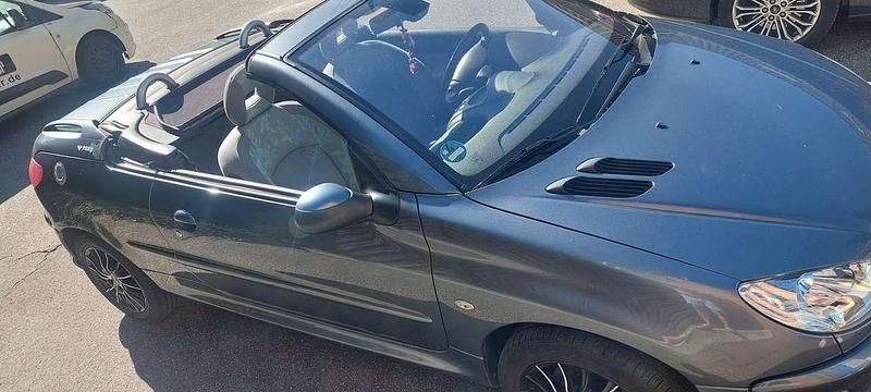 Grau Gebraucht 2006 Peugeot 206 CC Cabrio | 1.100 € (Superpreis) - Bild 1/4