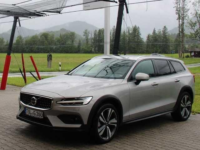 Gebraucht Volvo V60 CC 184 PS (135 kW) 2024 Kombi