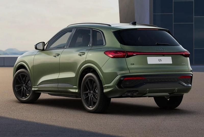 Neu Audi Q5 Ambiente 204 PS (150 kW) 2025 Distriktgrün metallic SUV