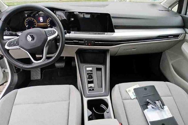 Gebraucht VW Golf VIII Life 110 PS (80 kW) 2022 Pure white (weiß) Kombi