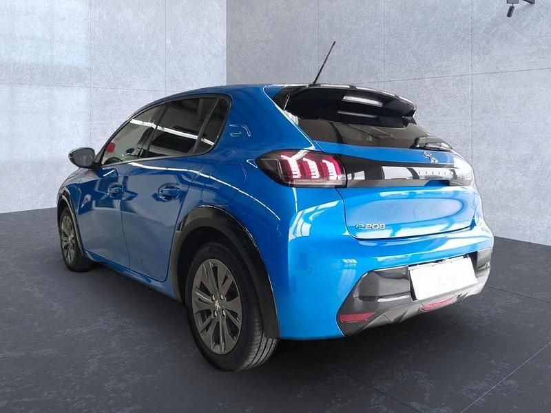 Gebraucht Peugeot e-208 Allure 100 kW (136 PS) 2021 Blau Kleinwagen