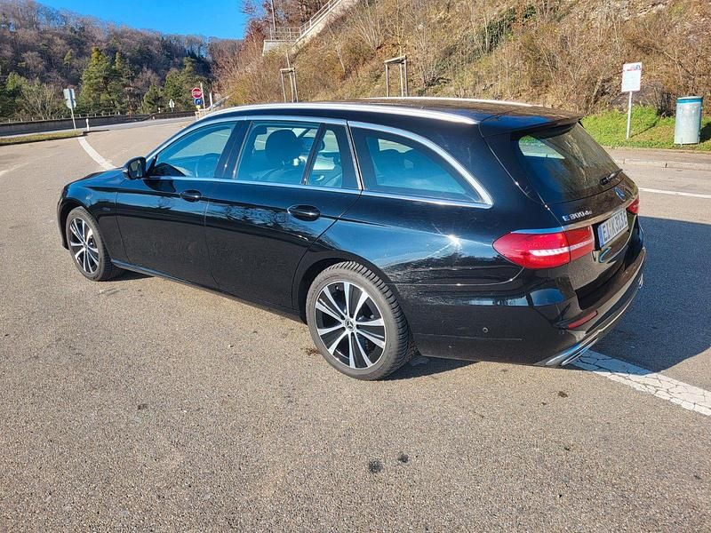 Gebraucht Mercedes E300 306 PS (225 kW) 2020 Schwarz Kombi