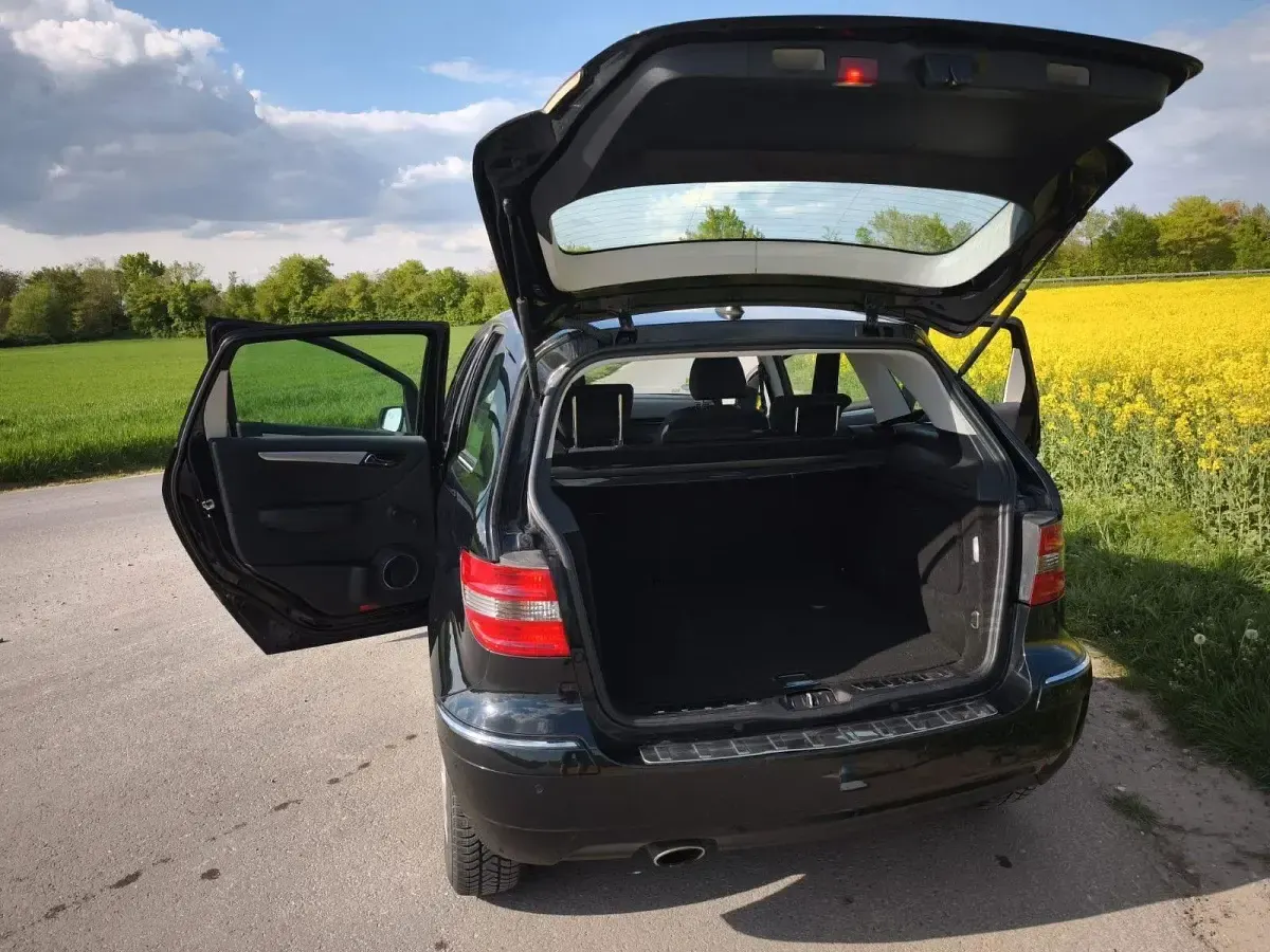 Gebraucht Mercedes B170 116 PS (85 kW) 2009 Schwarz Van / Kleinbus
