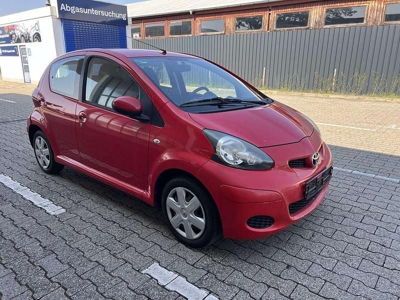 Gebraucht Toyota Aygo 68 PS (50 kW) 2010 Other Kleinwagen