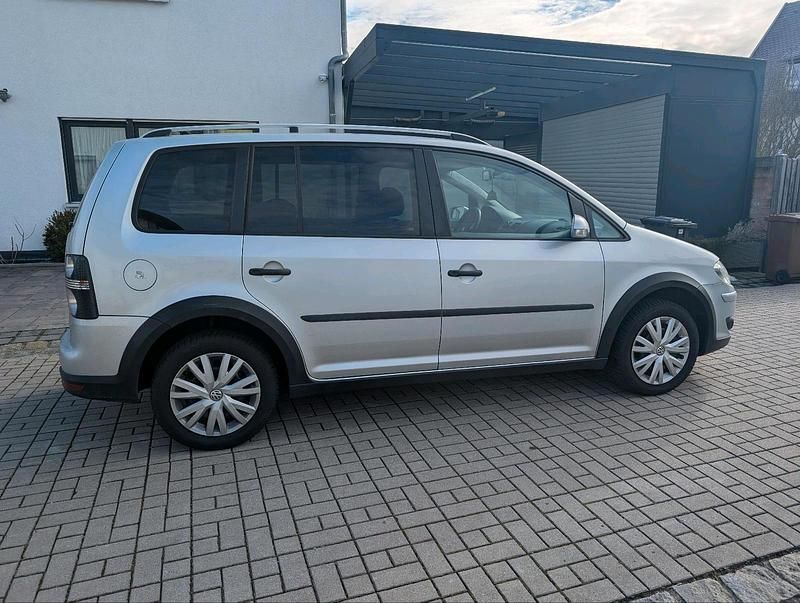 Gebraucht VW Touran Cross 170 PS (125 kW) 2009 Silber Van / Kleinbus