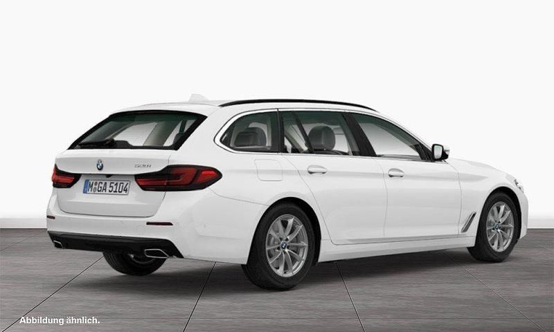Gebraucht BMW 520 184 PS (135 kW) 2022 Alpinweiß uni Kombi