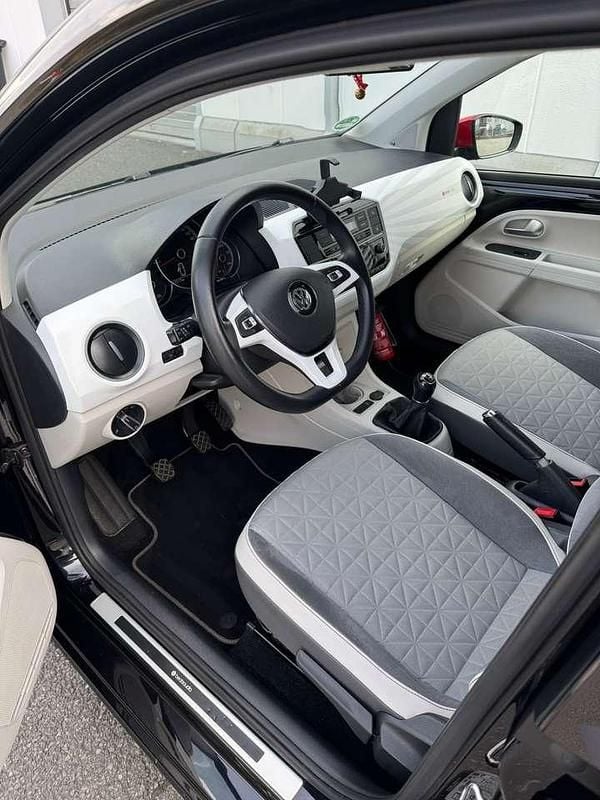 Schwarz Gebraucht 2018 VW up! Beats Kleinwagen | 7.900 € (Superpreis) - Bild 1/4