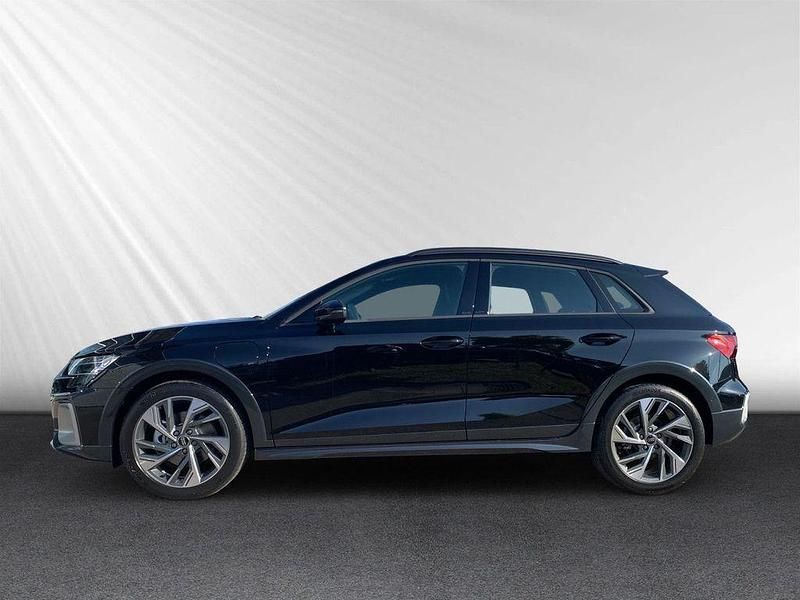 Gebraucht Audi A3 Sport 150 PS (110 kW) 2025 Mythosschwarz Limousine