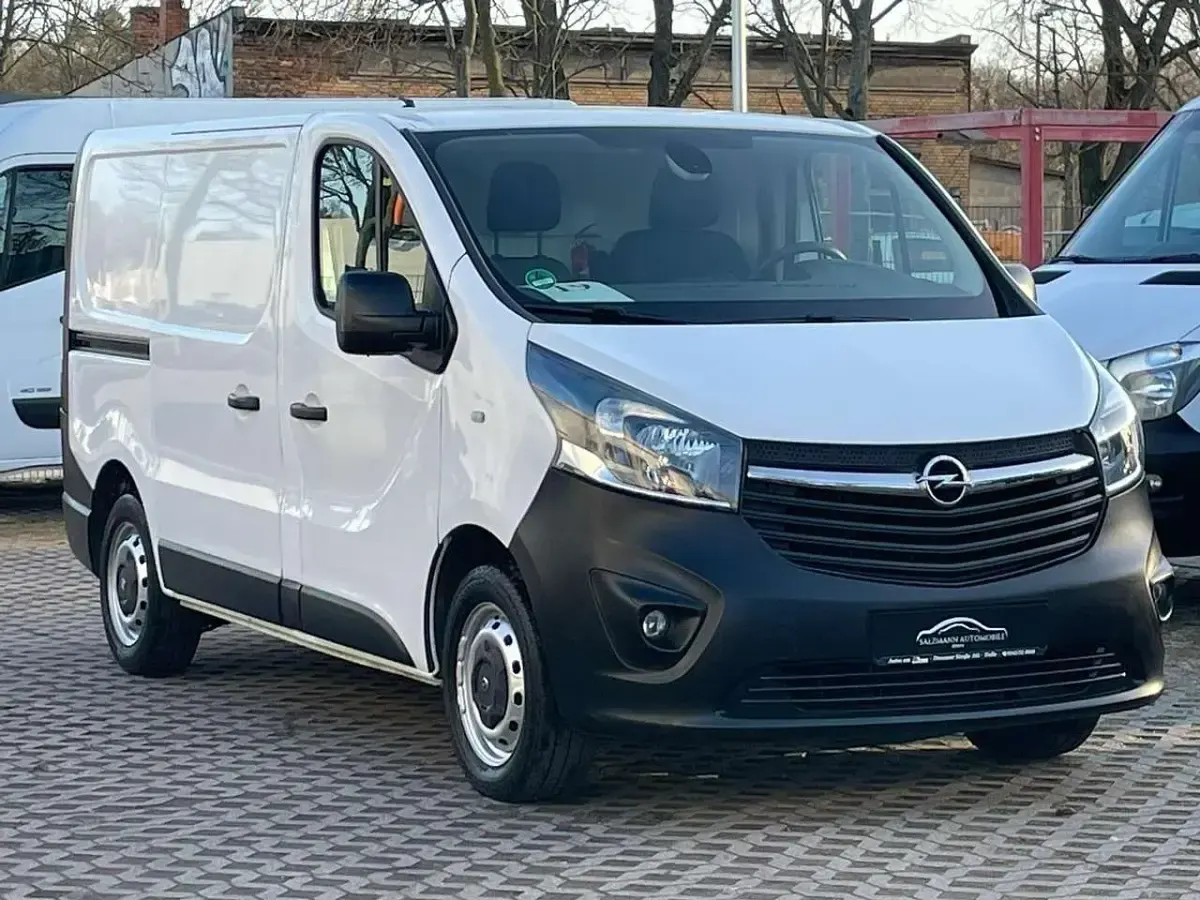 Second-hand Opel Vivaro 95 CP (69 kW) 2017 Alb Monovolum