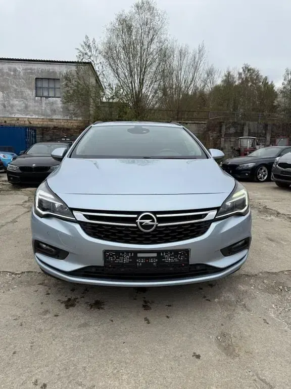 Gebraucht Opel Astra Edition 110 PS (80 kW) 2016 Grau Kombi