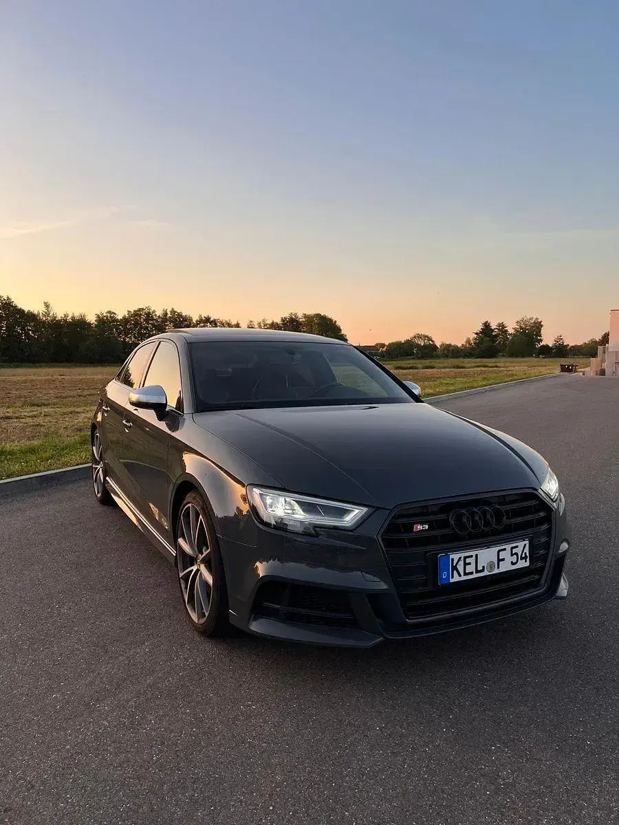 Gebraucht Audi S3 Ambiente 310 PS (228 kW) 2017 Grau Limousine