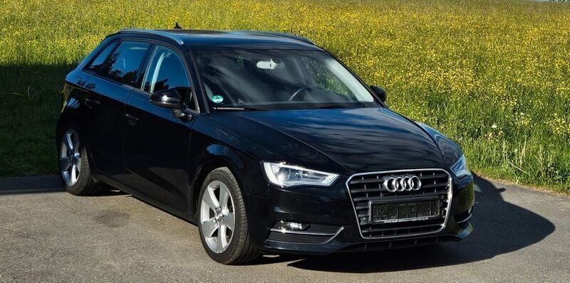 Schwarz Gebraucht 2014 Audi A3 Sportback Ambition Limousine | 8.000 € (Superpreis) - Bild 1/4