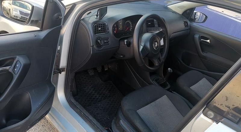 Gebraucht VW Polo 60 PS (44 kW) 2010 Silber Kleinwagen