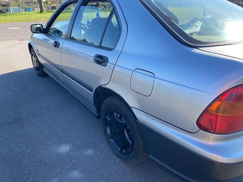 Gebraucht Honda Civic 75 PS (55 kW) 1996 Silber Limousine