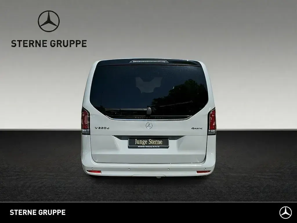 Gebraucht Mercedes V220 Style 163 PS (119 kW) 2025 Alpingrau Van / Kleinbus