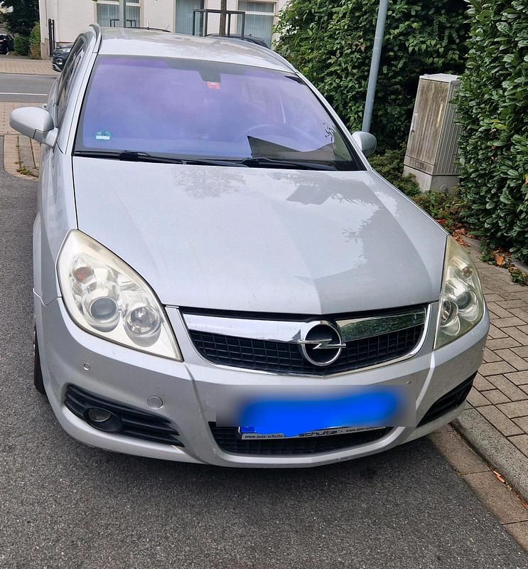 Silber Gebraucht 2008 Opel Vectra Kombi | 2.000 € (Fairer Preis) - Bild 1/4