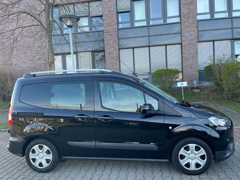 Gebraucht Ford Transit Trend 101 PS (74 kW) 2019 Schwarz Kombi