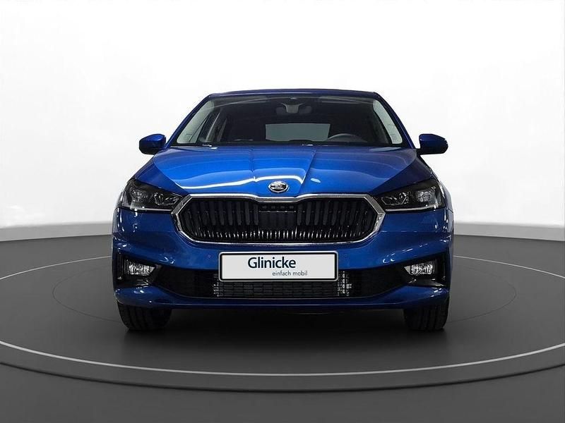 Neu Skoda Fabia Tour 116 PS (85 kW) 2025 Raceblau metallic Limousine