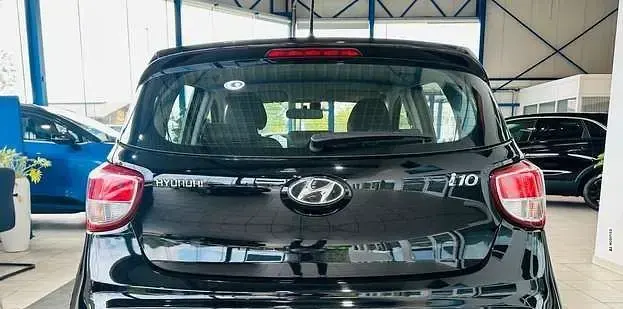 Gebraucht Hyundai i10 Style 87 PS (63 kW) 2020 Schwarz metallic Kleinwagen