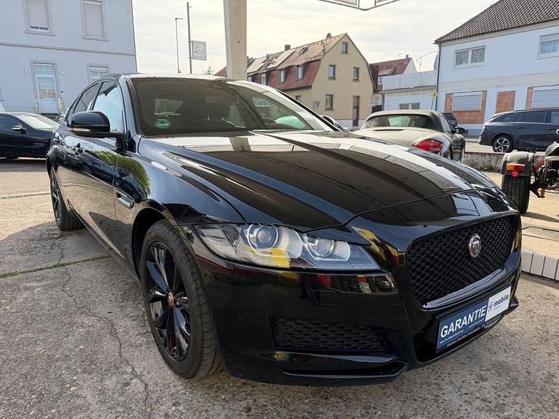 Gebraucht Jaguar XF Prestige 179 PS (131 kW) 2017 Schwarz Limousine