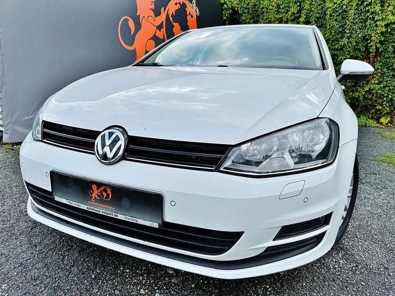 Weiß Gebraucht 2015 VW Golf VII Limousine | 11.490 € (Guter Preis) - Bild 1/4