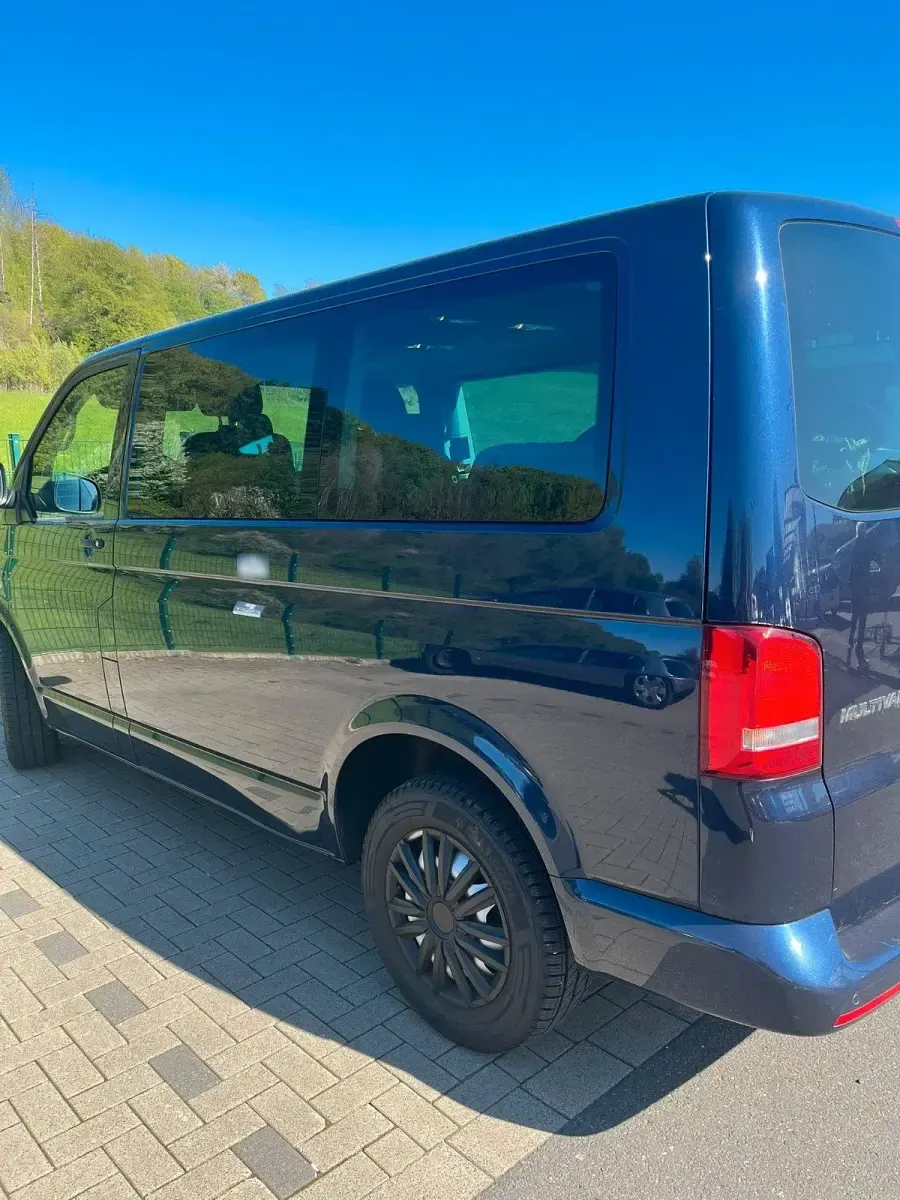 Gebraucht VW Multivan Startline 140 PS (102 kW) 2014 Blau Van / Kleinbus
