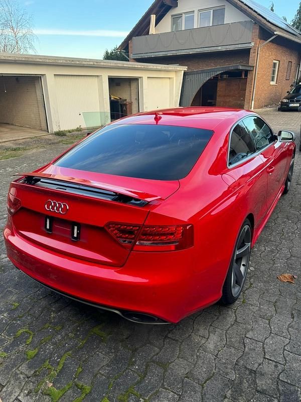Rot Gebraucht 2011 Audi RS5 Coupé | 27.000 € (Teuer) - Bild 1/4