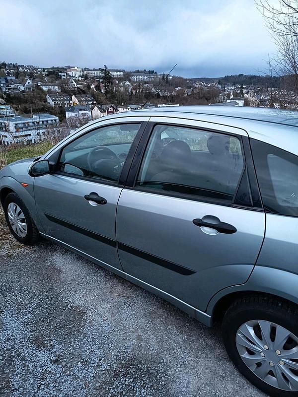 Gebraucht Ford Focus 75 PS (55 kW) 2003 Grau Kombi