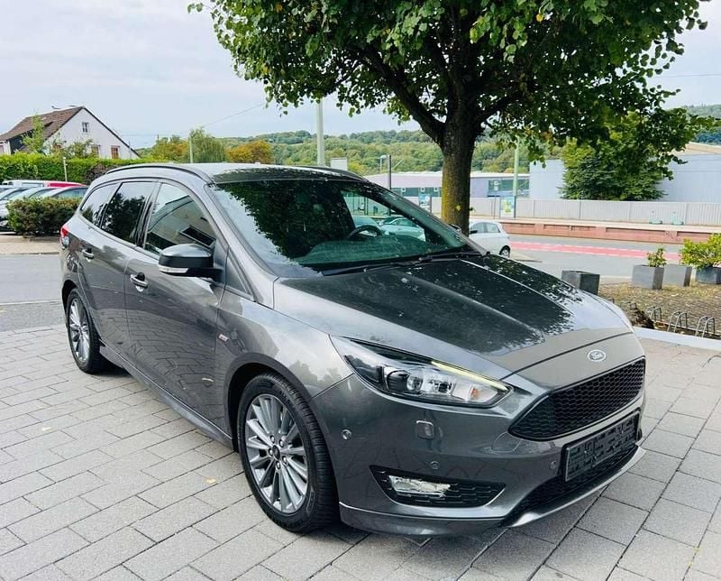 Magnetic Gebraucht 2018 Ford Focus ST-Line Kombi | 15.500 € (Guter Preis) - Bild 1/4