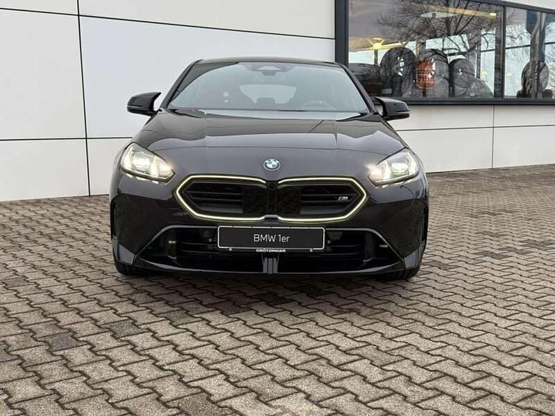 Neu BMW 135 300 PS (220 kW) 2026 Saphirschwarz metallic Kleinwagen