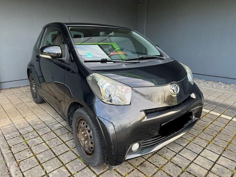 Gebraucht Toyota iQ 68 PS (50 kW) 2010 Schwarz Kleinwagen