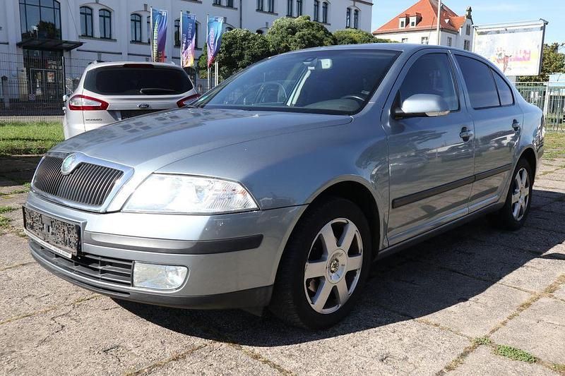 Grau Gebraucht 2006 Skoda Octavia Elegance Limousine | 1.999 € (Guter Preis) - Bild 1/4