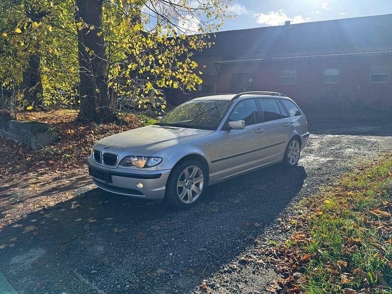 Silber Gebraucht 2005 BMW 318 Exclusive Kombi | 2.299 € (Guter Preis) - Bild 1/4