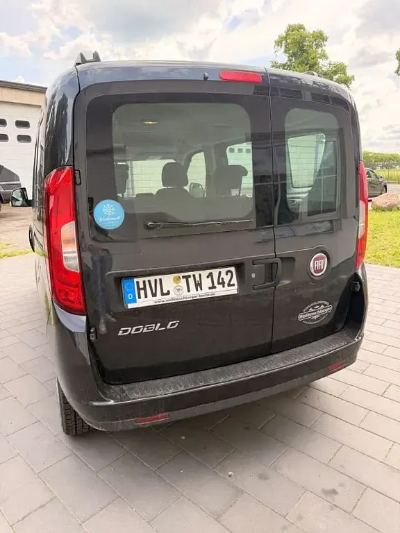 Gebraucht Fiat Doblò Easy 120 PS (88 kW) 2019 Schwarz Van / Kleinbus