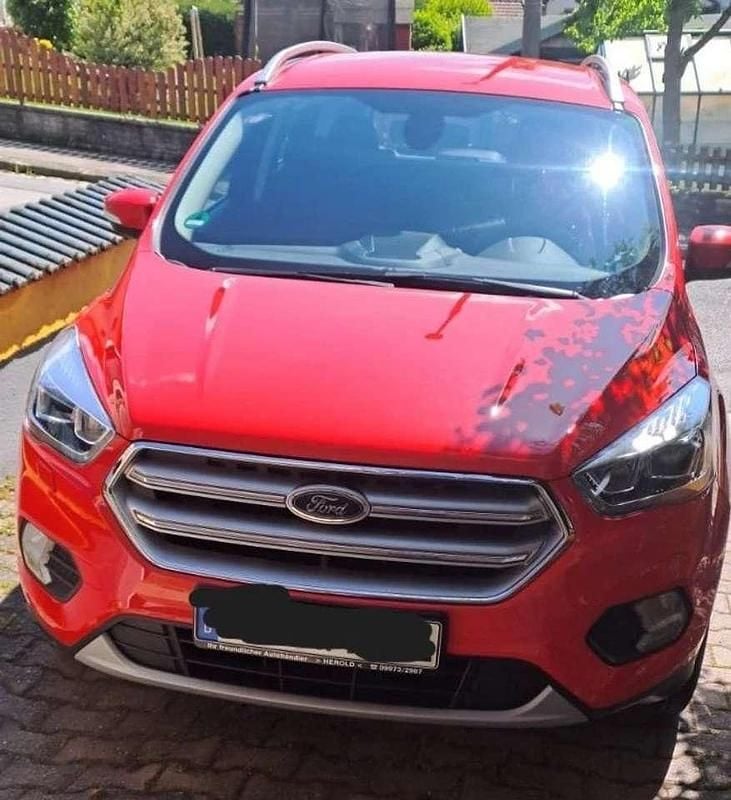 Rot Gebraucht 2017 Ford Kuga SUV | 9.500 € (Superpreis) - Bild 1/4