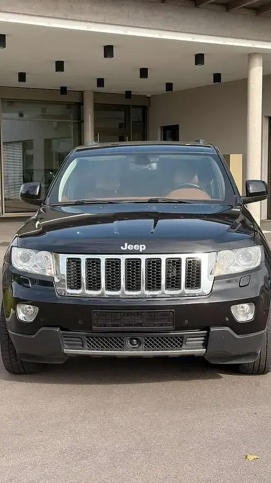 Gebraucht Jeep Grand Cherokee Overland 271 PS (199 kW) 2011 Brilliant black crystal pearl SUV