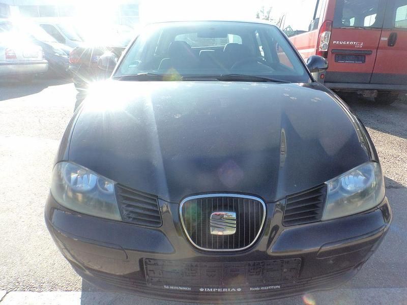 Schwarz Gebraucht 2005 Seat Ibiza Sport Limousine | 1.999 € (Fairer Preis) - Bild 1/4