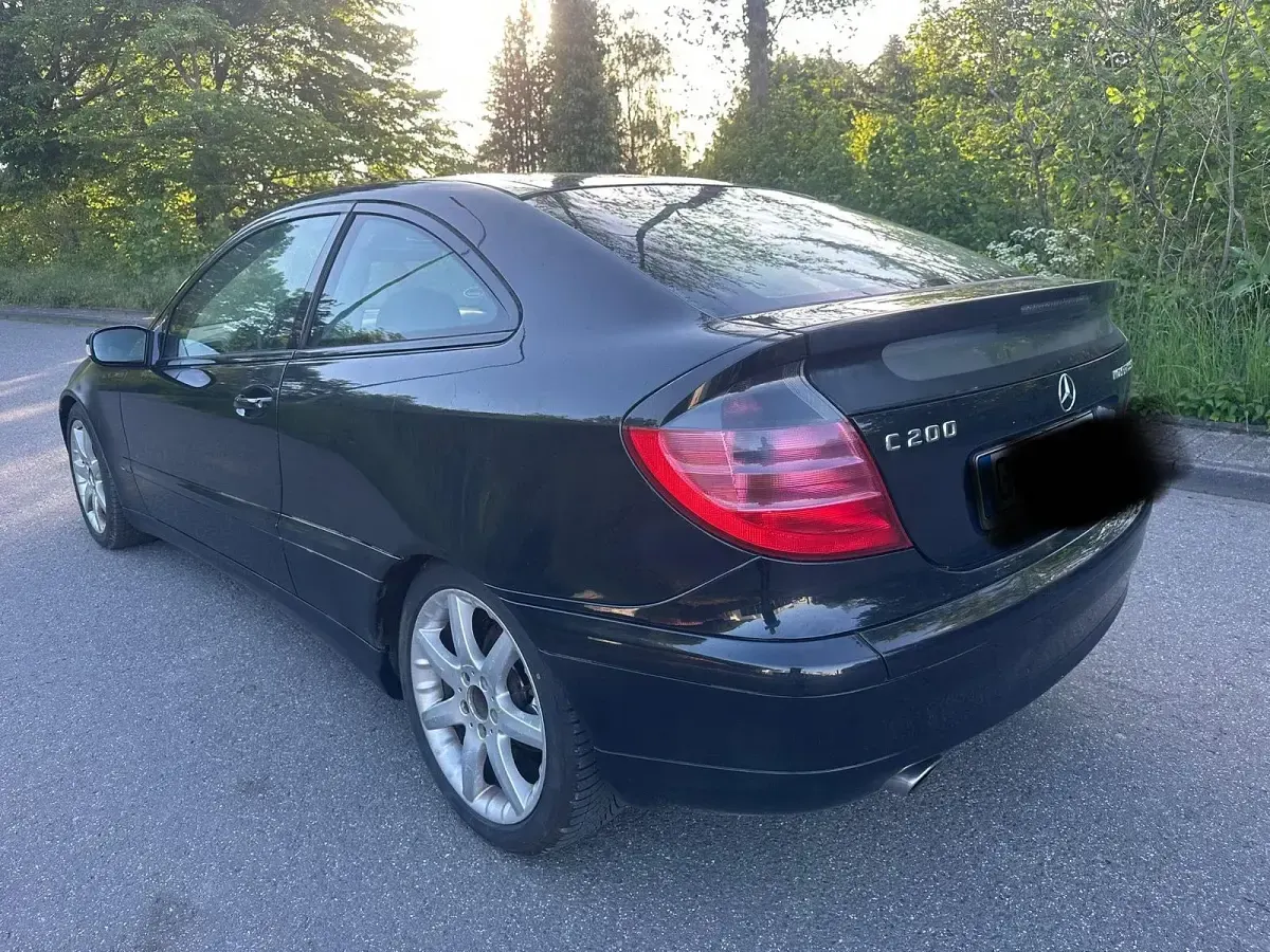 Gebraucht Mercedes 200 163 PS (119 kW) 2002 Schwarz Coupé