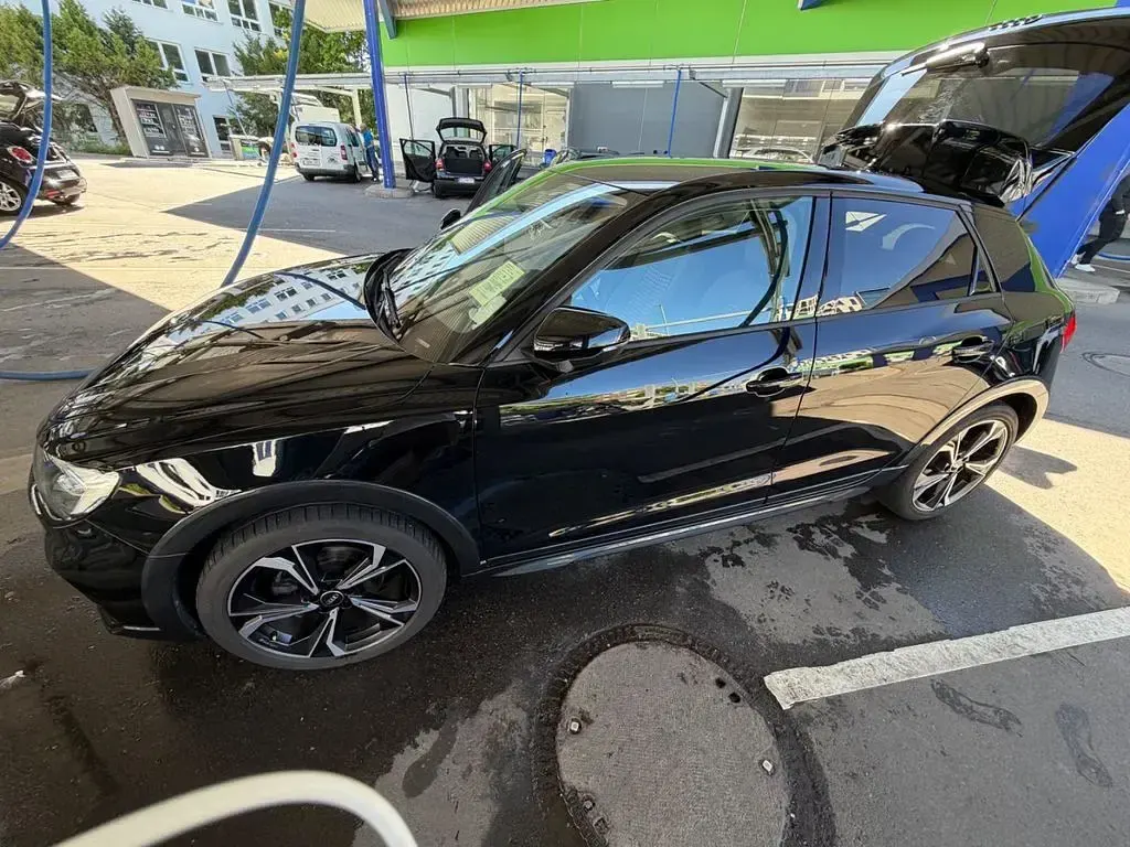 Gebraucht Audi A1 Ambiente 110 PS (80 kW) 2023 Schwarz SUV