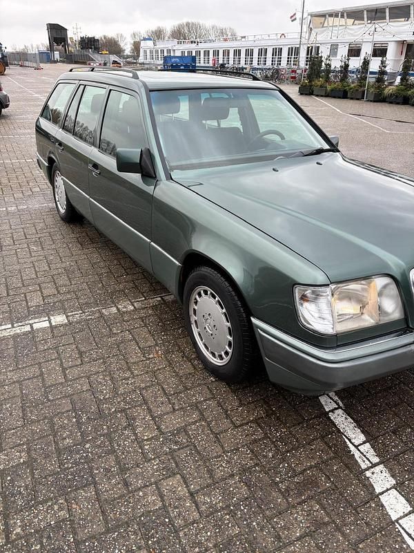 Second-hand Mercedes E280 193 CP (141 kW) 1993 Verde Break