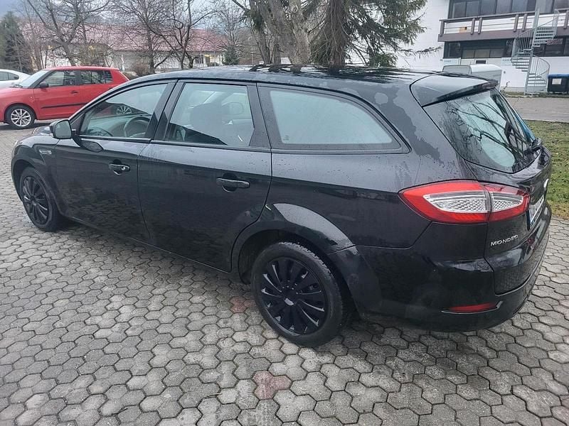 Gebraucht Ford Mondeo 125 PS (91 kW) 2010 Schwarz Kombi