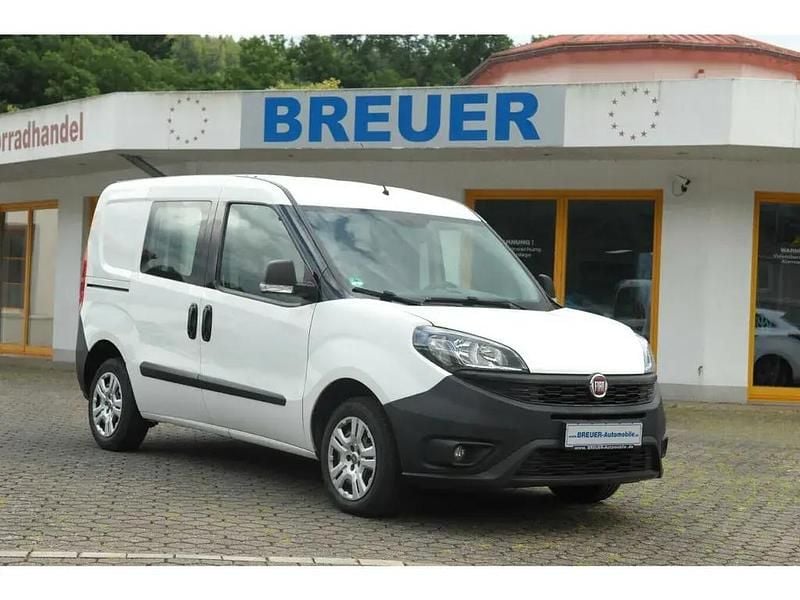 Gebraucht Fiat Doblò 95 PS (69 kW) 2019 Weiss Van / Kleinbus